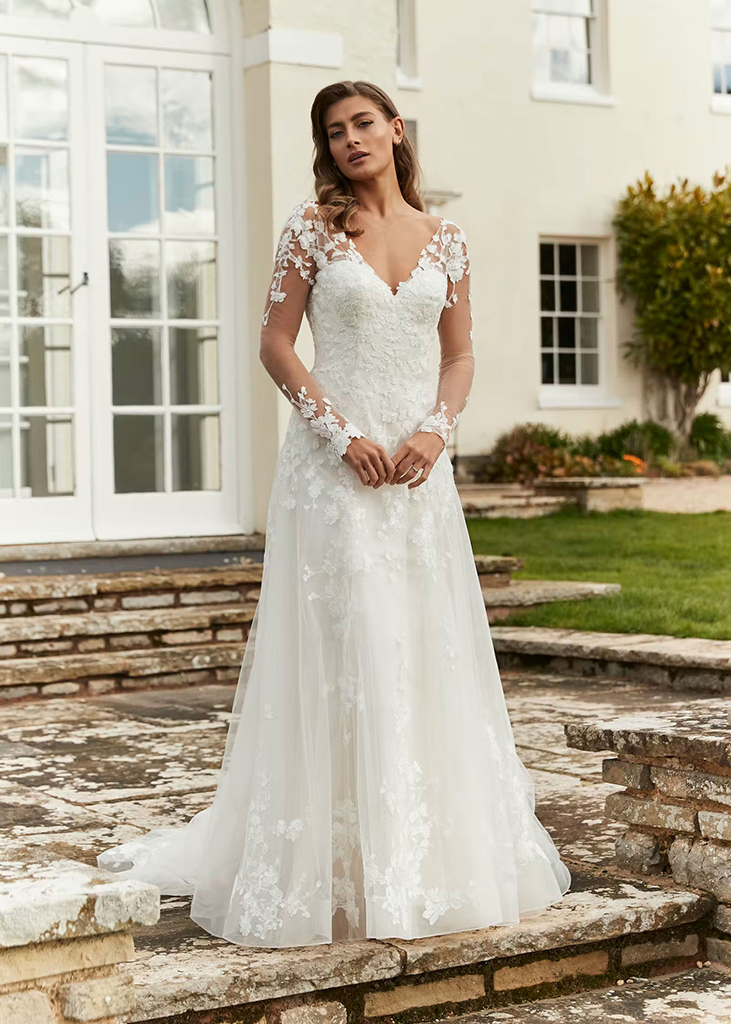 Jessica Wedding Dress by Jennifer Wren